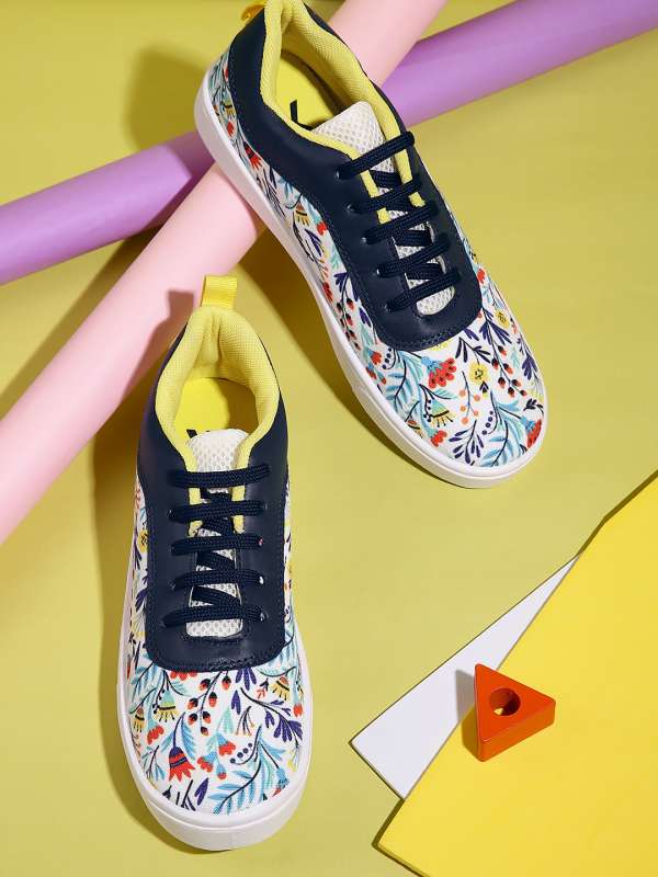 Kook n keech canvas hotsell shoes