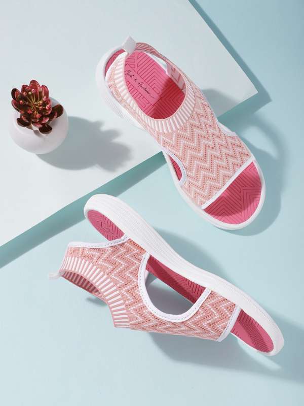 Mast and harbour open shop toe flats