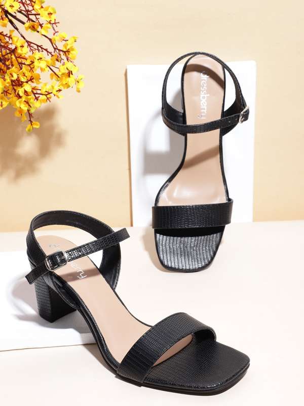 Snake clearance sandals heels