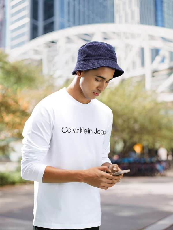 stroom Ritmisch voordeel Calvin Klein Tshirts - Buy Calvin Klein Tshirts online in India