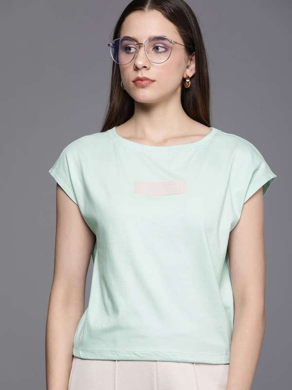 Signature tee shop