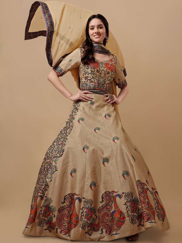 Party wear ethnic cheap gowns myntra