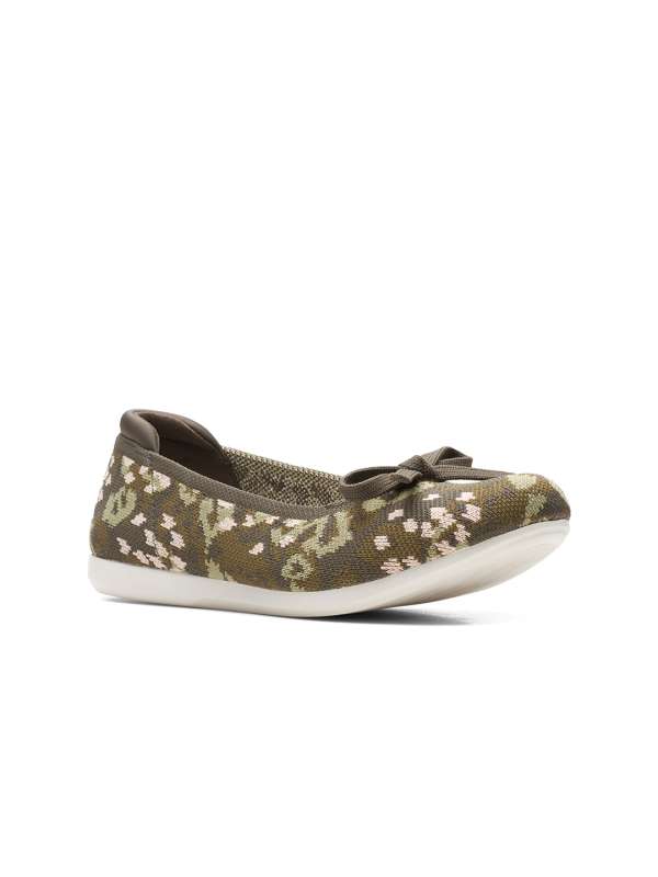 Clarks shoes online myntra