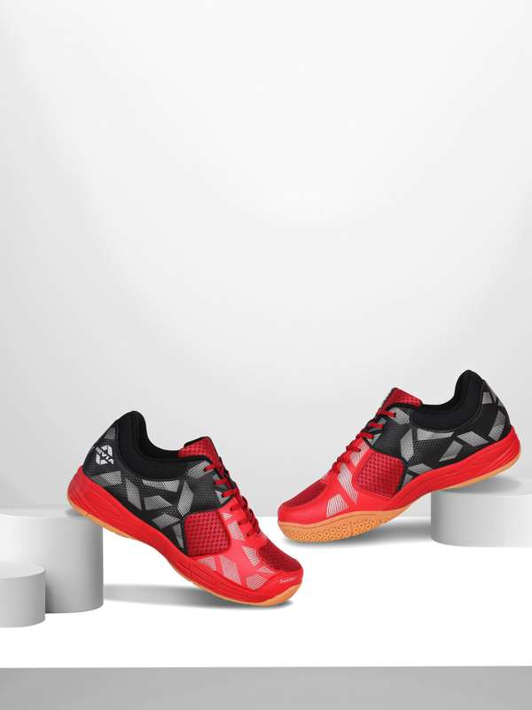 Myntra badminton shoes discount