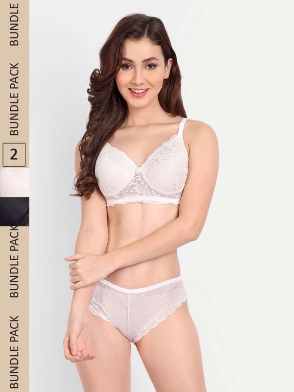 Full Coverage Padded Bra and Mid Rise Brief With Lace Detailing