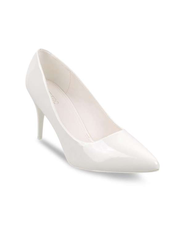 White deals heels myntra