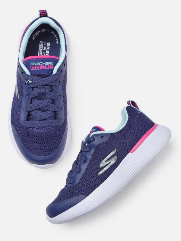 Girls skechers size 3 top