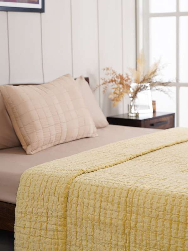 Bombay dyeing blankets online clearance