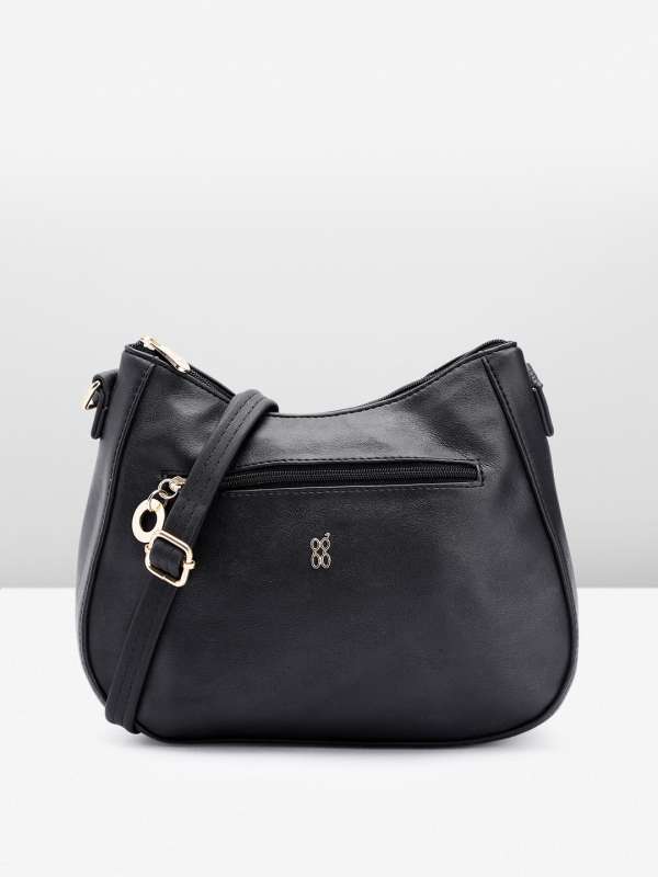 Baggit black sling bag discount