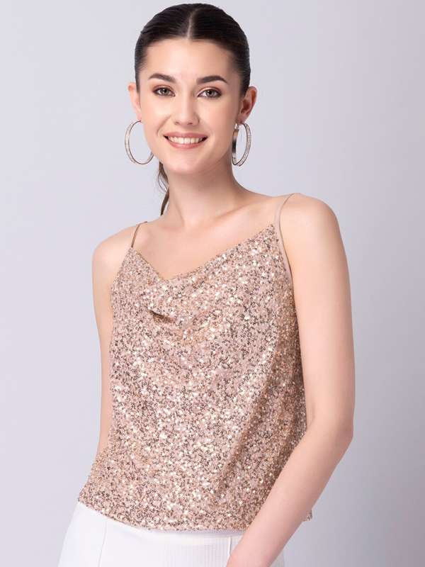 Strap on sale tops myntra