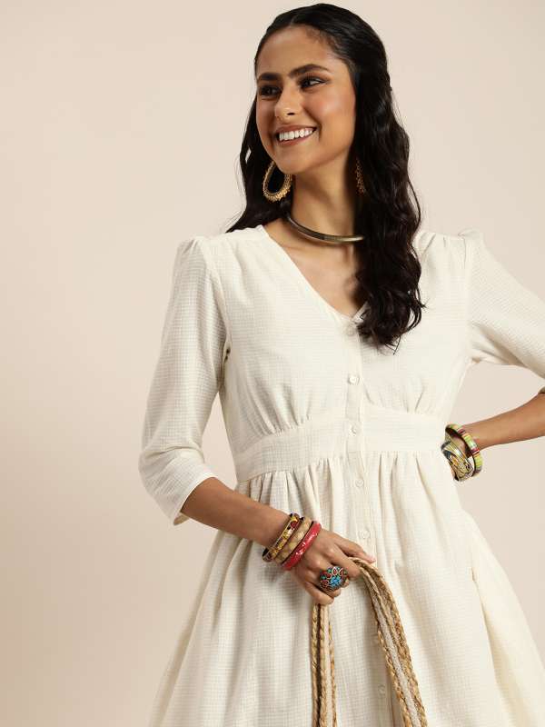Taavi clothing sales websites