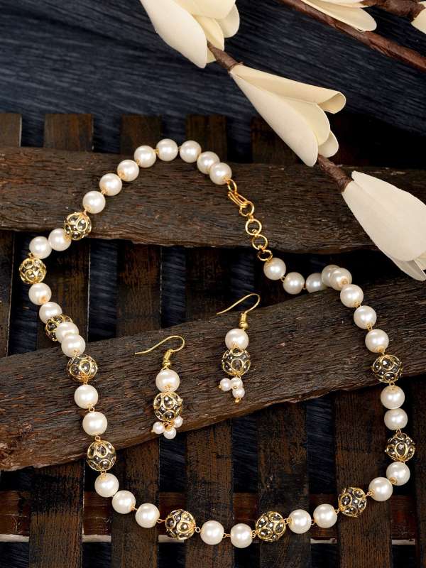 Purchase Necklace Set Below 500 Online at the Myntra EORS