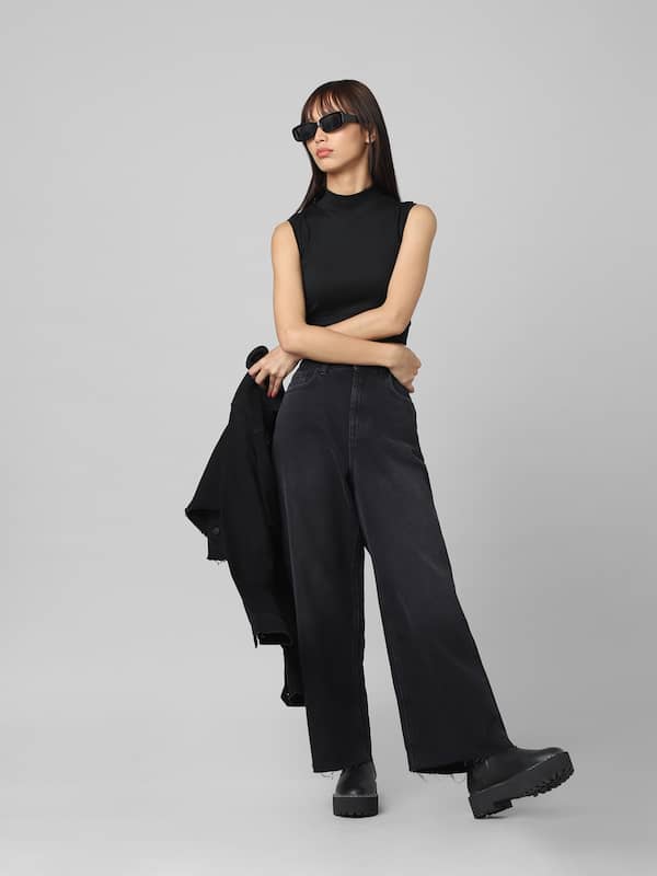 Buy Online Women Black Straight Fit Solid Parallel Trousers at best price -  Pluss.in