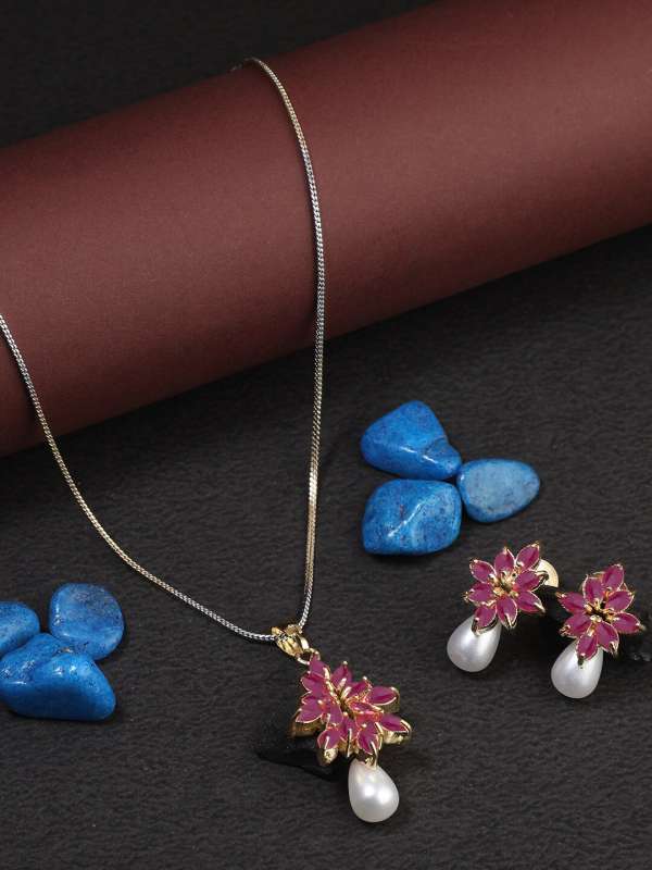 Tanishq pendant new arrivals sets with chain
