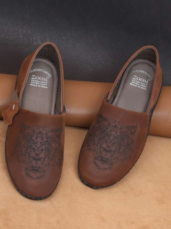 Mens mojari best sale with heels