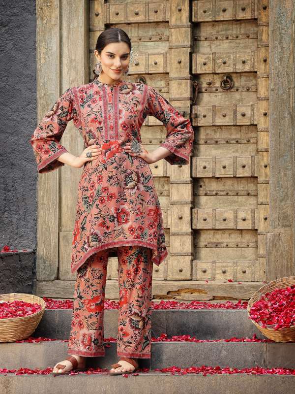 Pink Women Kurtas Kurtis Lakshita Buy Pink Women Kurtas Kurtis Lakshita online in India