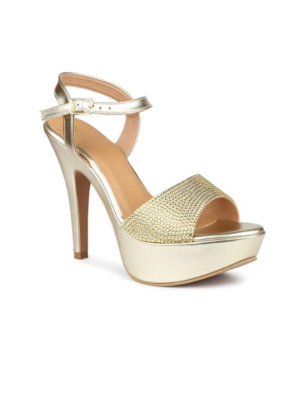 High heels on shop myntra