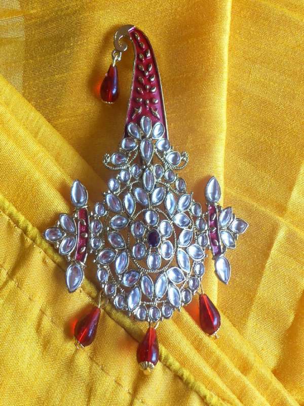 Safa sales brooch online