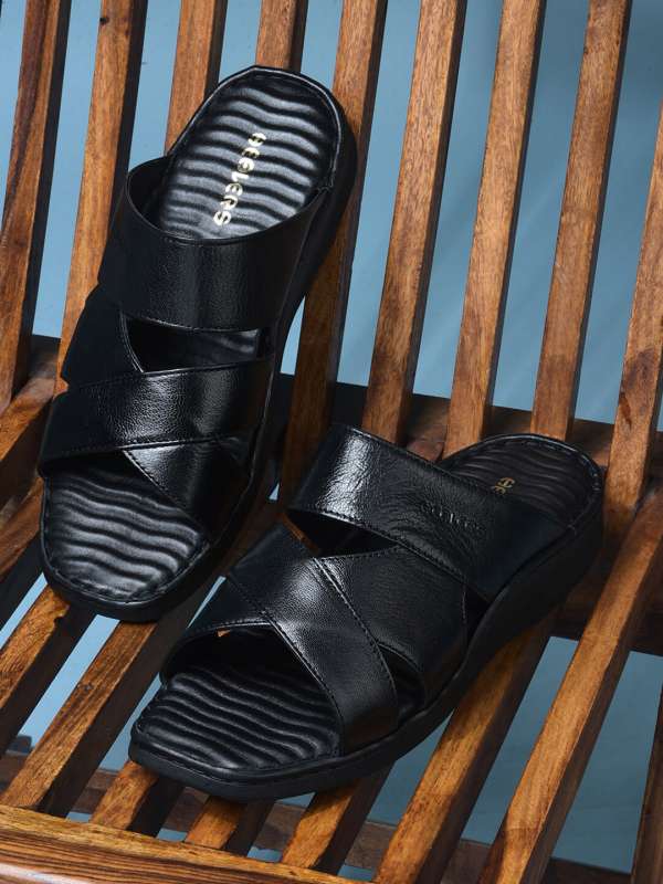 Myntra chappals for mens shop