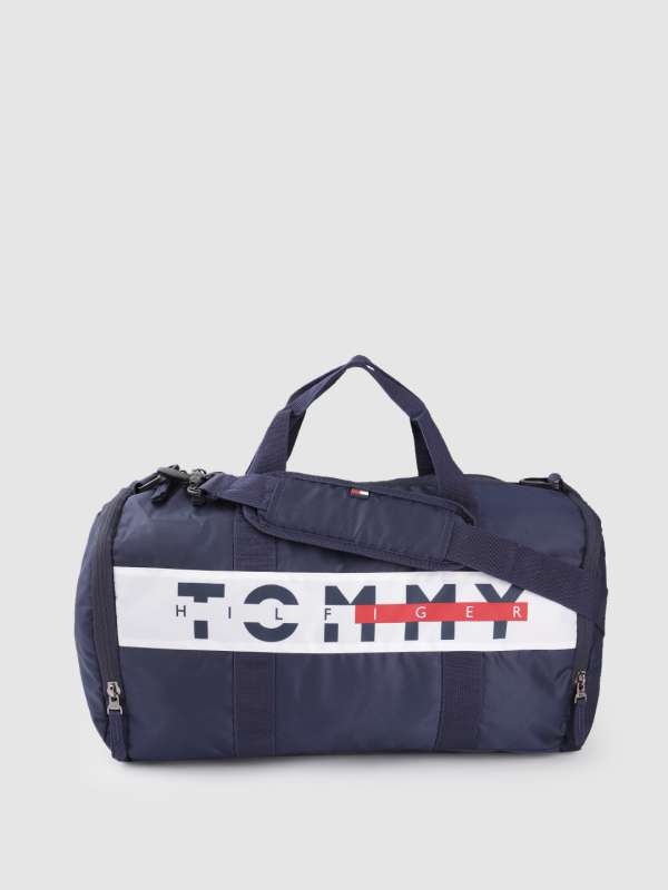 Identificere oversvømmelse Arrangement Tommy Hilfiger Duffel Bag - Buy Tommy Hilfiger Duffel Bag online in India