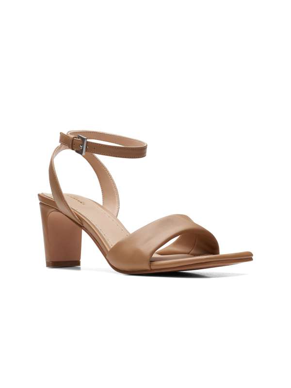 Aerosoles mid heel hotsell sandals