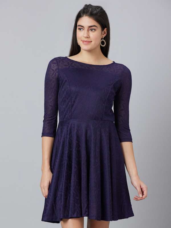 Frock clearance neck design