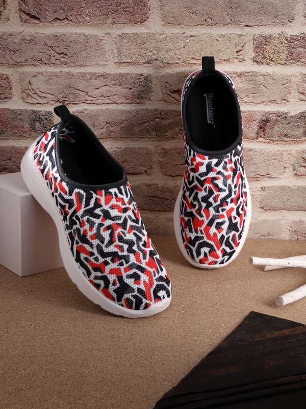 Roadster best sale slip ons
