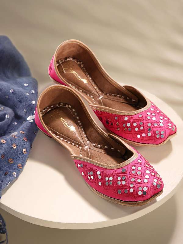 Punjabi jutti for girl with price top