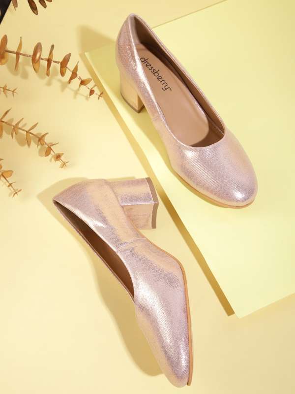 Closed toe 2025 rose gold heels
