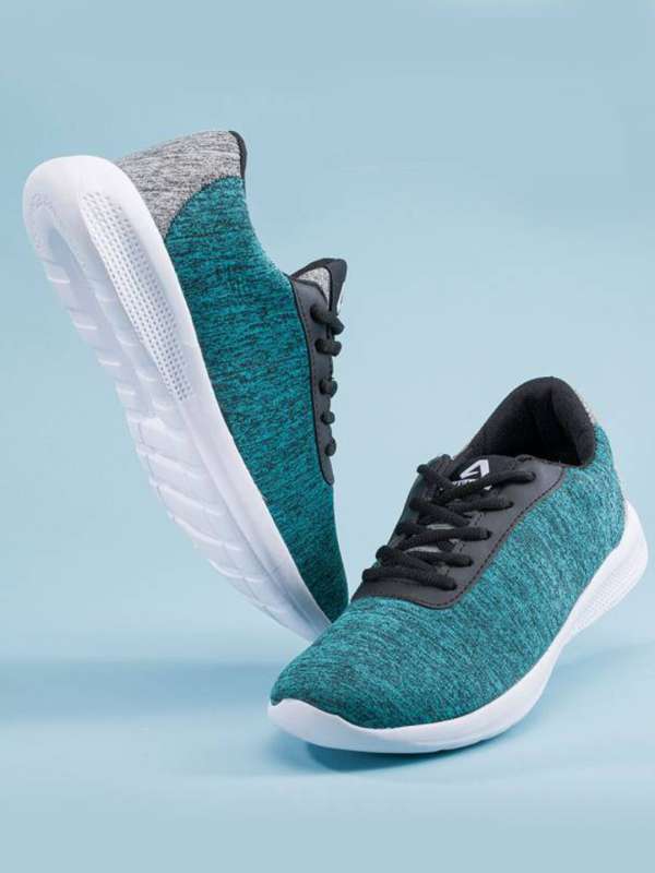Best canvas shop shoes under 500