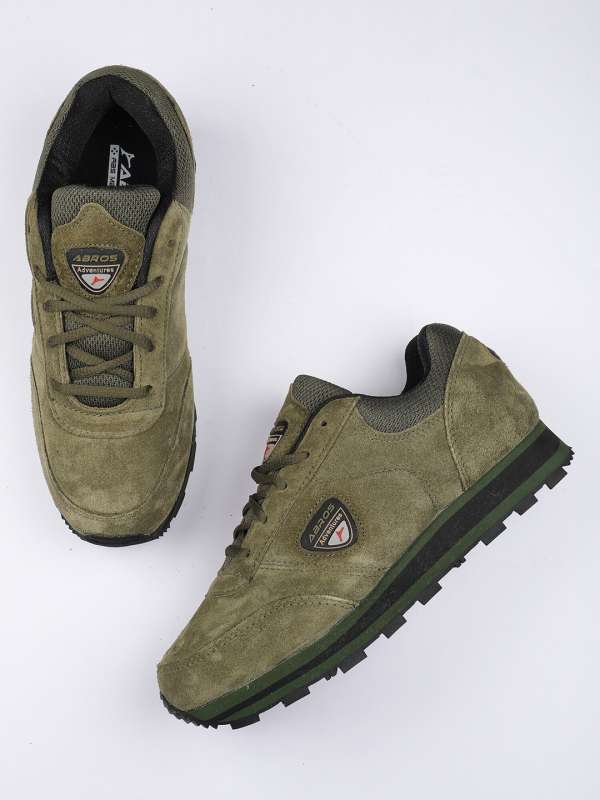 Online trekking shoes shop