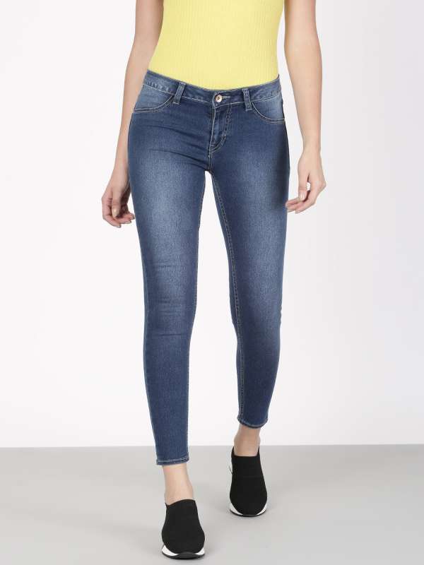white jeggings myntra