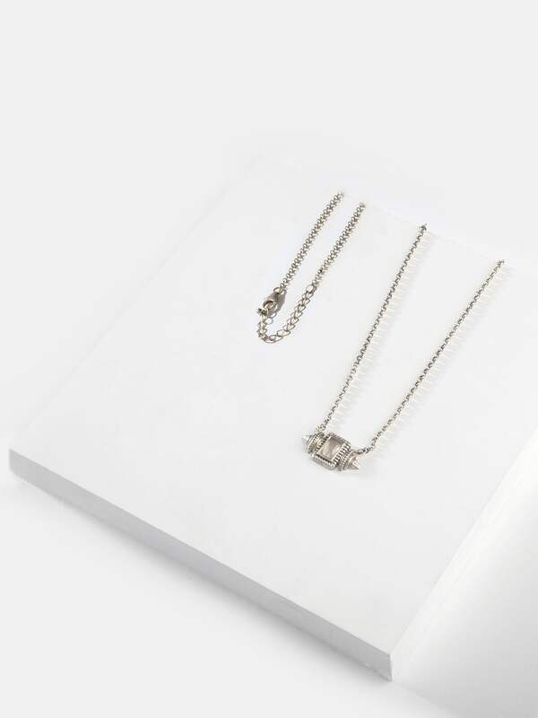 Shaya by CaratLane Candida Necklace in 925 Oxidised Silver : Amazon.in:  Fashion