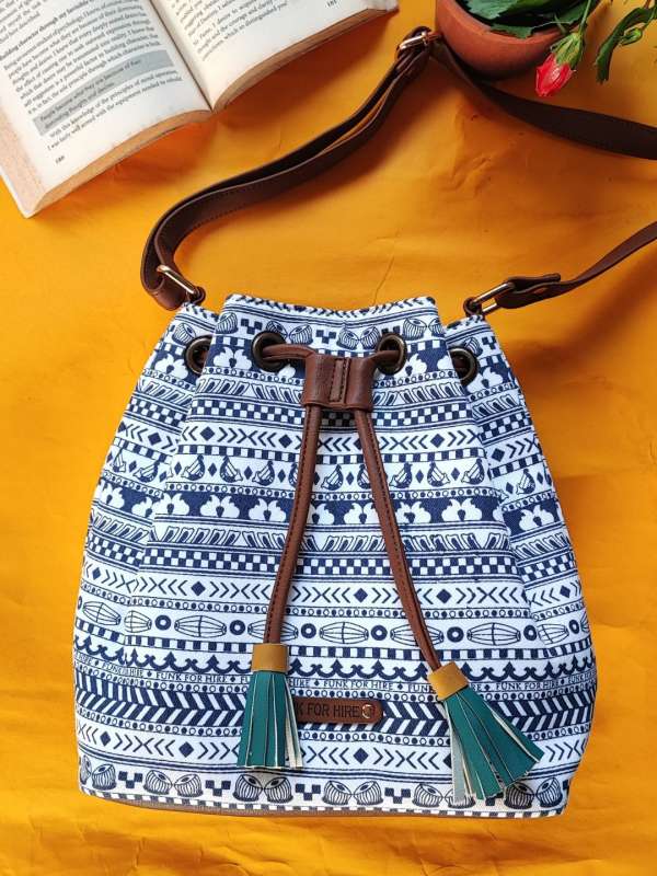 Canvas sling bags online clearance