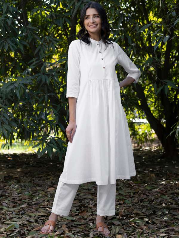 Abhishti Salwar Suits and Sets : Buy Abhishti Off White Anarkali Kurta with  Dhoti Set of (2) Online|Nykaa Fashion.