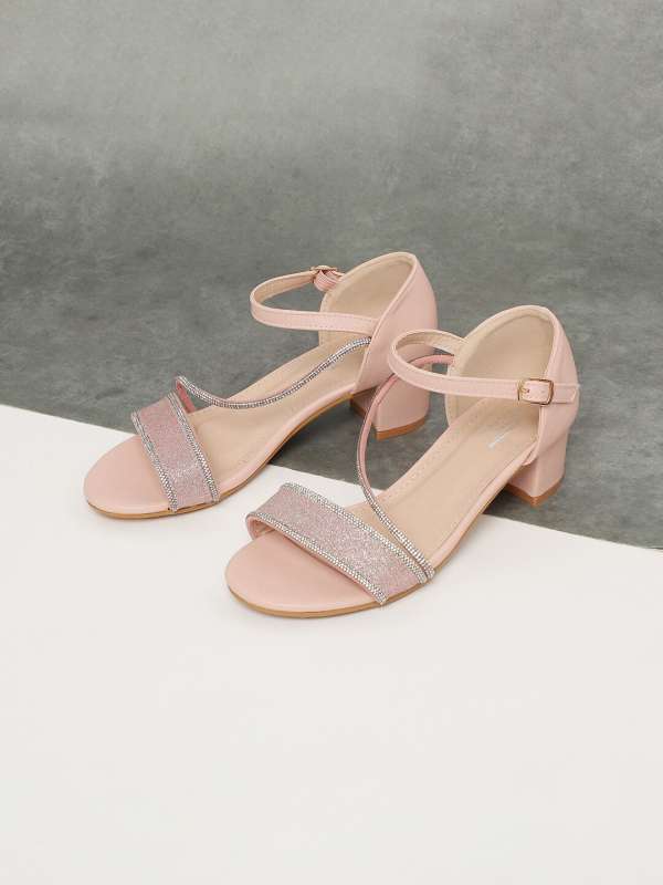 Popular girl sandals 2025