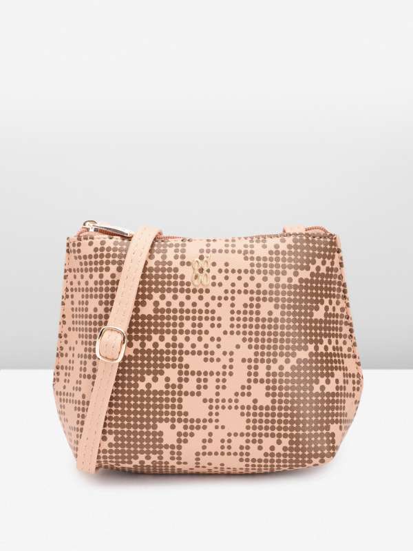 Myntra handbags below 500 2025