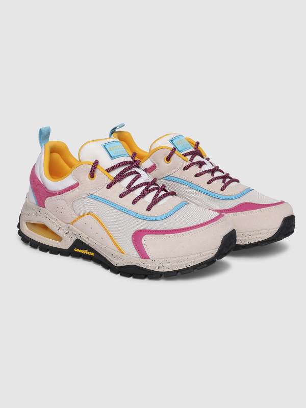 Trekking store shoes women