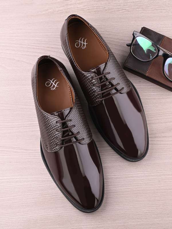 Men suit shoes store