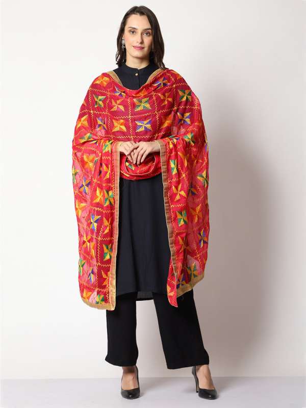 Black phulkari dupatta with plain 2025 suits