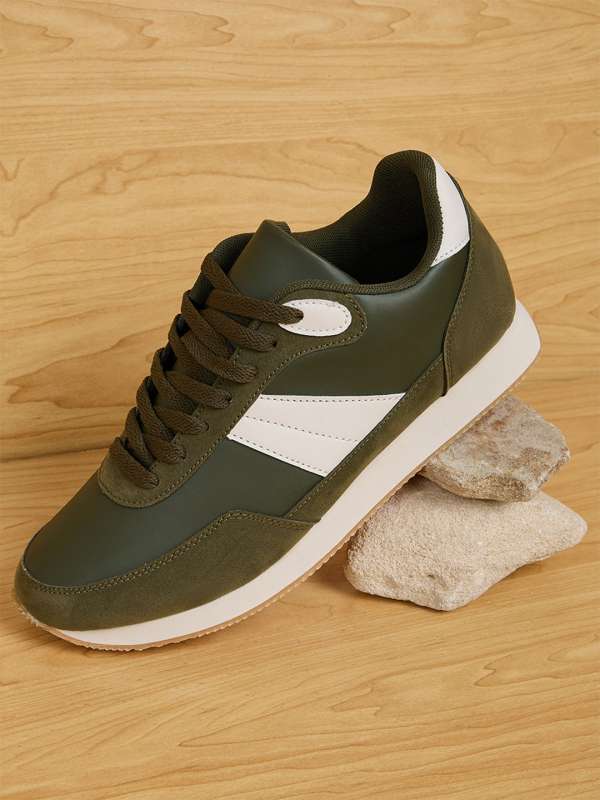Elevator shoes clearance myntra