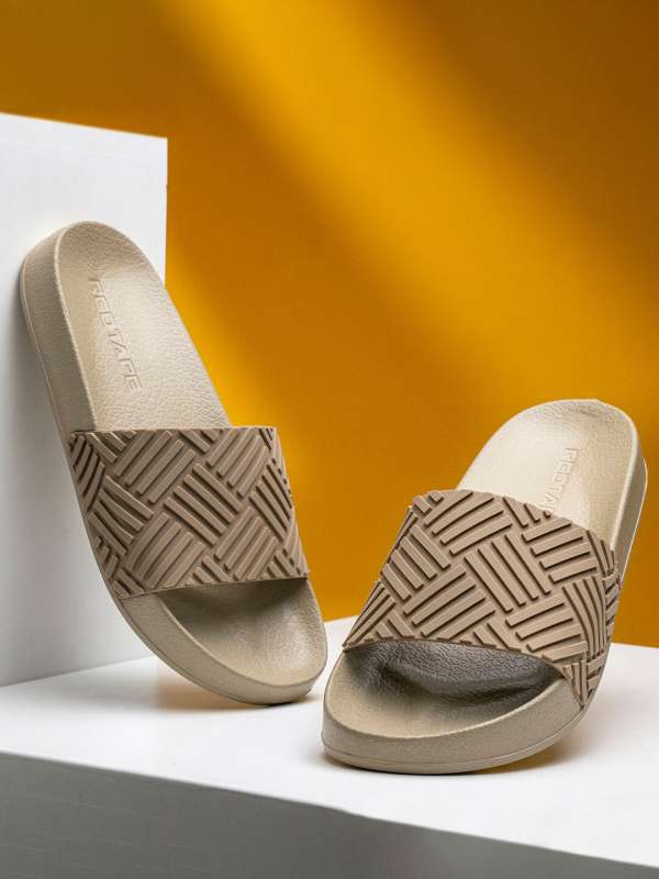Red tape best sale flip flops price