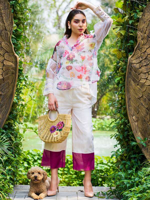 Chic clothing online sales