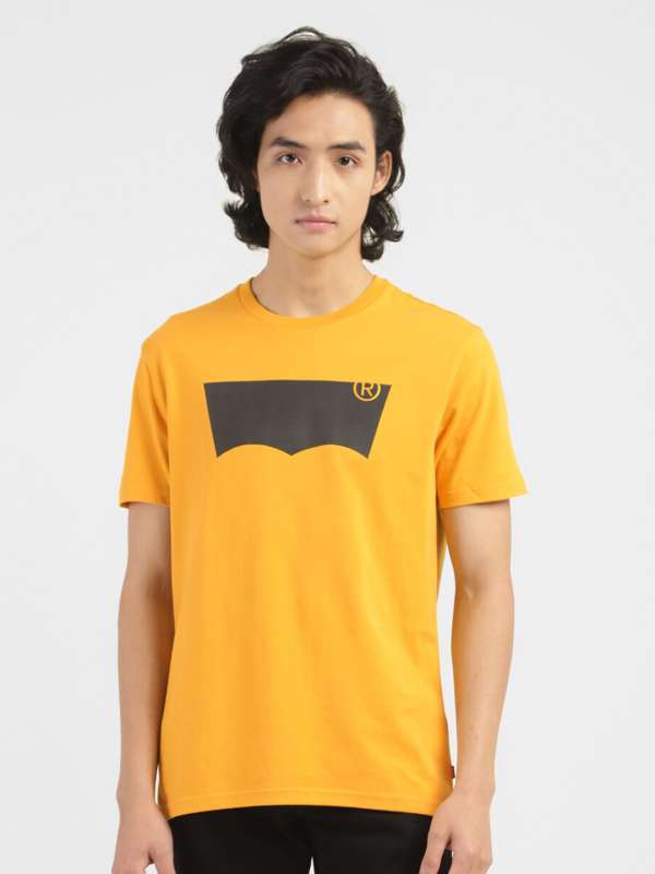 Levis yellow t shirt store