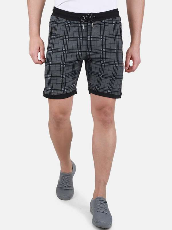 Checks shorts 2025