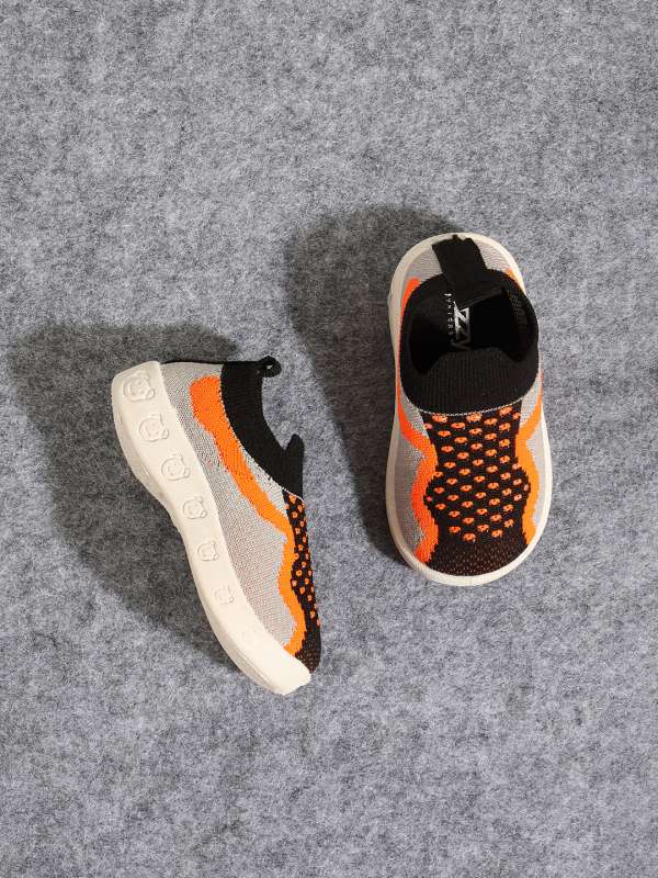 Girls discount orange shoes