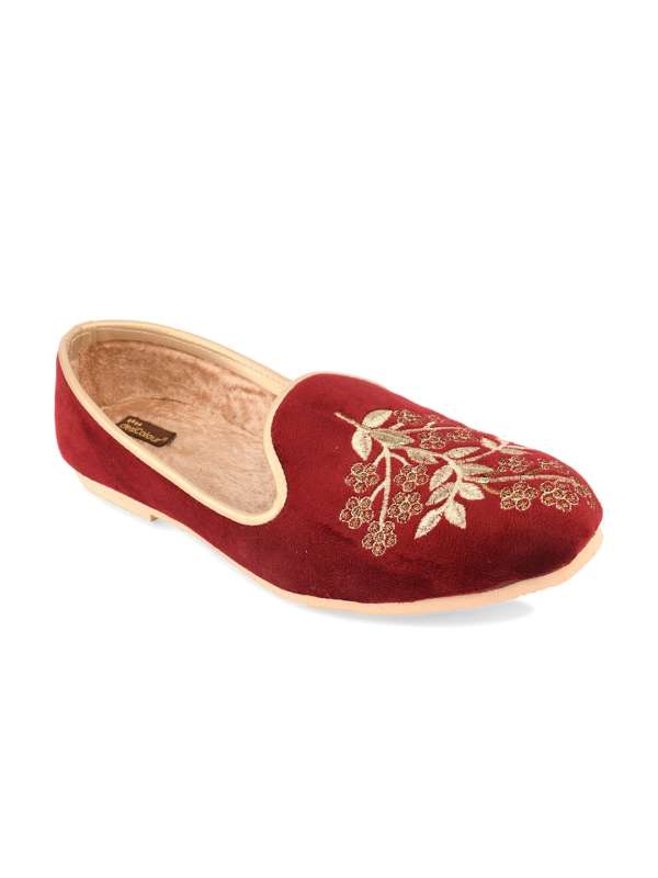 Maroon colour casual shoes sales