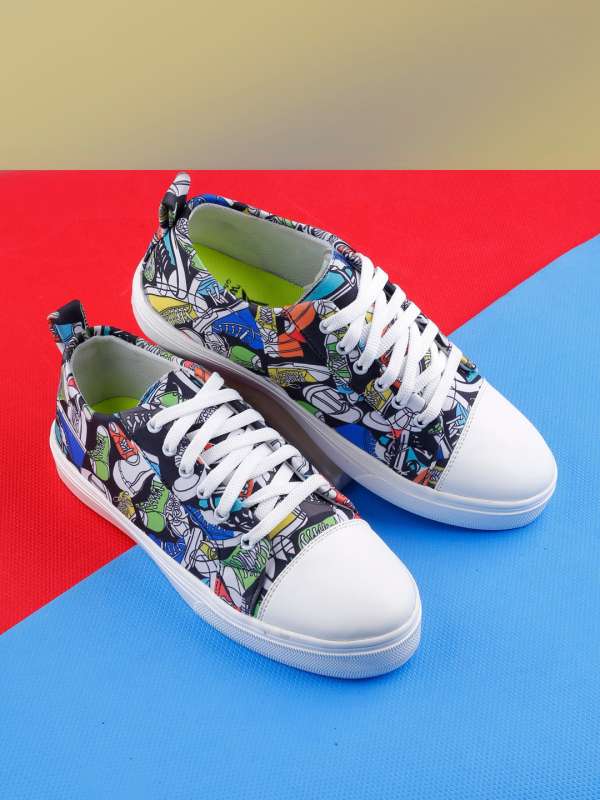woakers casual sneakers