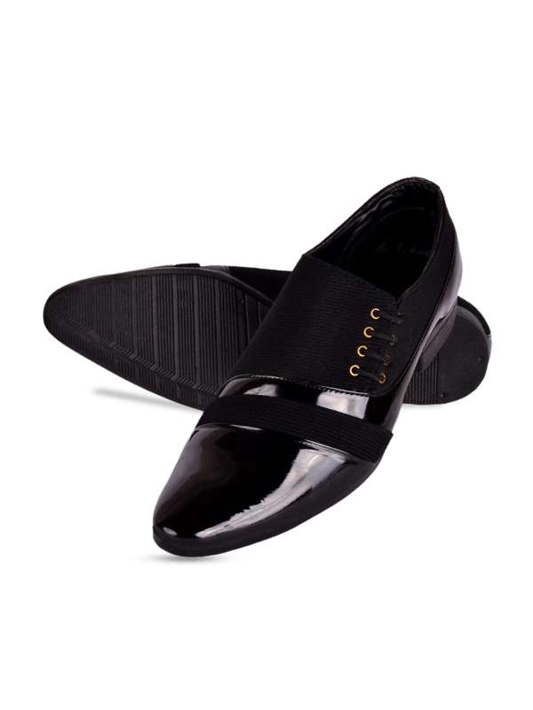 Aadi men's black hotsell mesh casual shoes