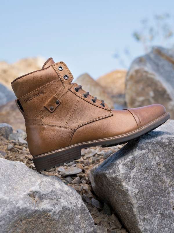 Red tape hot sale tan chukka boots